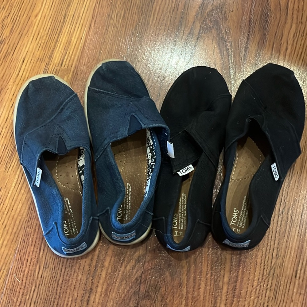 11T Toms blue and Black pair